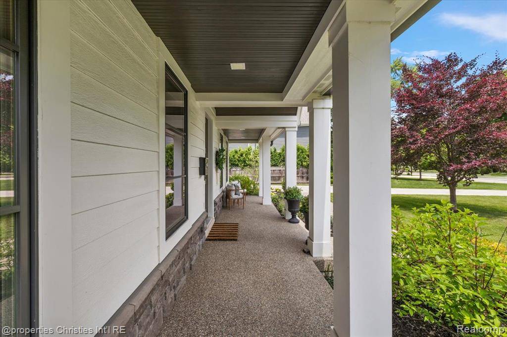 Birmingham, MI 48009,1142 Golf View Boulevard