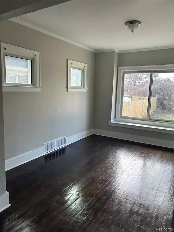 Detroit, MI 48215,533 LAKEWOOD Street