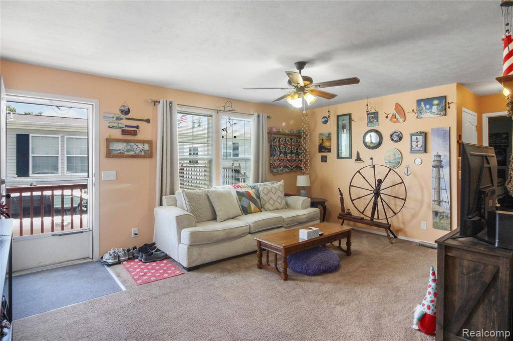 Fenton, MI 48430,9854 Townsquare Boulevard