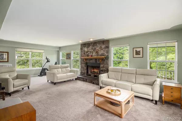 Fenton, MI 48430,10448 Faussett Road