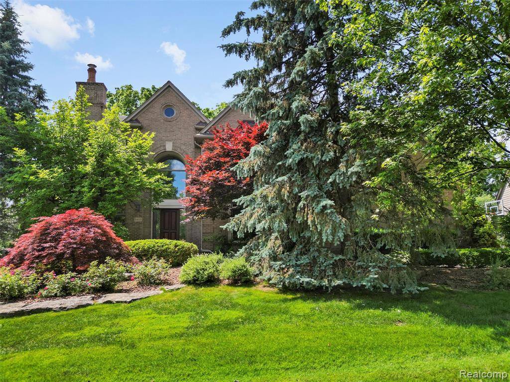 Troy, MI 48098,5657 Greenhill Drive