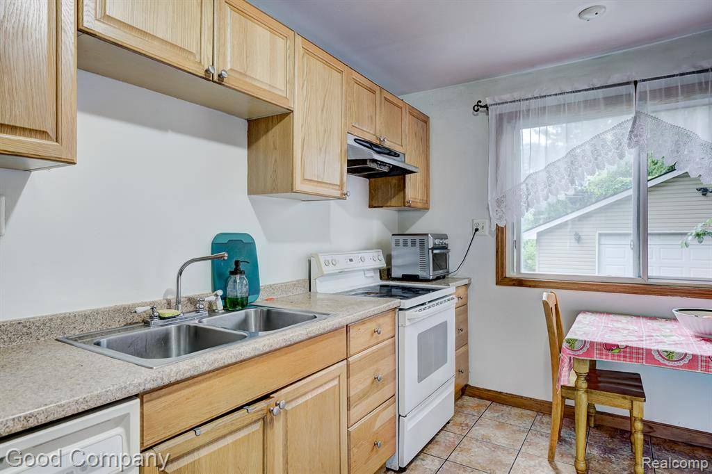 Royal Oak, MI 48073,419 Linden Avenue