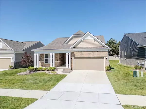 Farmington Hills, MI 48335,38731 Chasewood Court