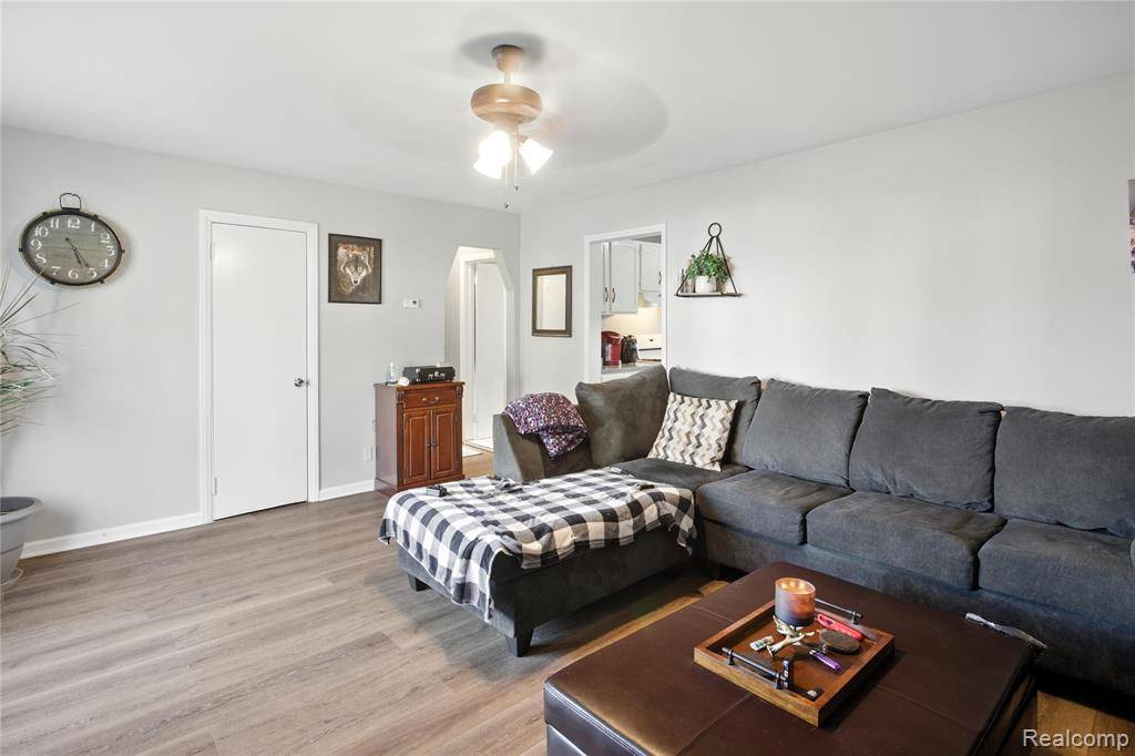 Roseville, MI 48066,28441 Maple Street