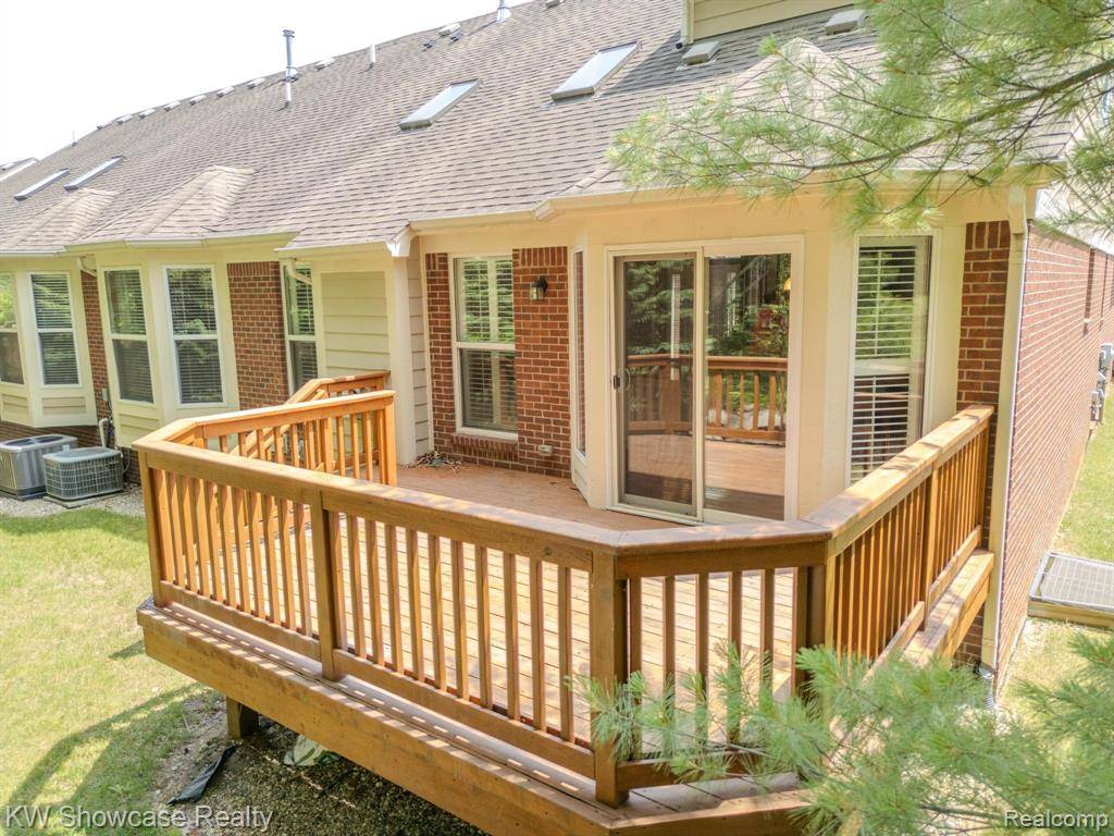 Novi, MI 48377,40502 Lenox Park Drive Drive