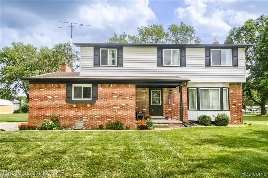 6228 Greenview Drive, Burton, MI 48509