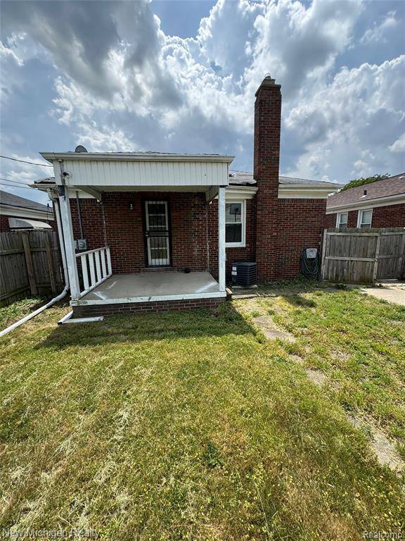 Eastpointe, MI 48021,15337 Veronica Avenue