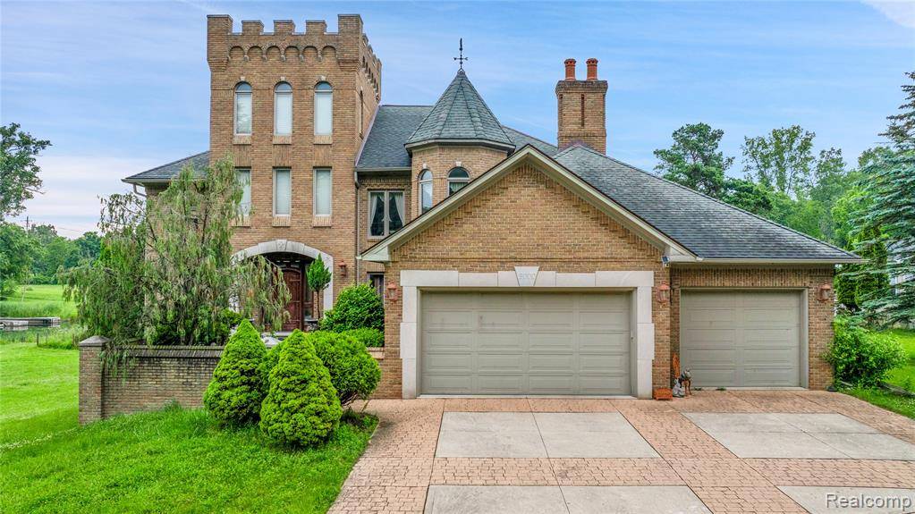 9000 Ferry Road, Grosse Ile, MI 48138