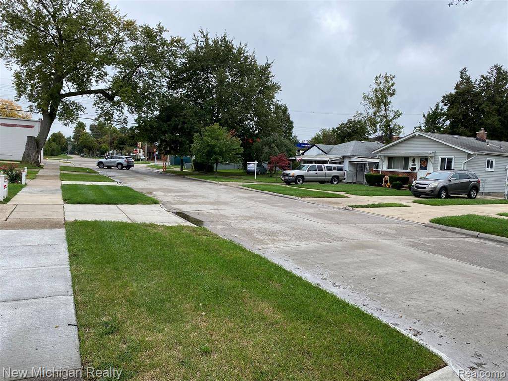 Dearborn Heights, MI 48125,5659 CLIPPERT Street