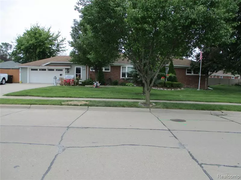 17271 Hamilton Avenue, Allen Park, MI 48101