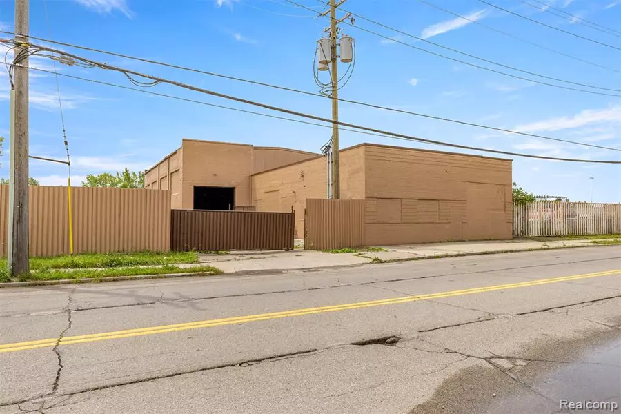 12901 Lyndon Street, Detroit, MI 48227