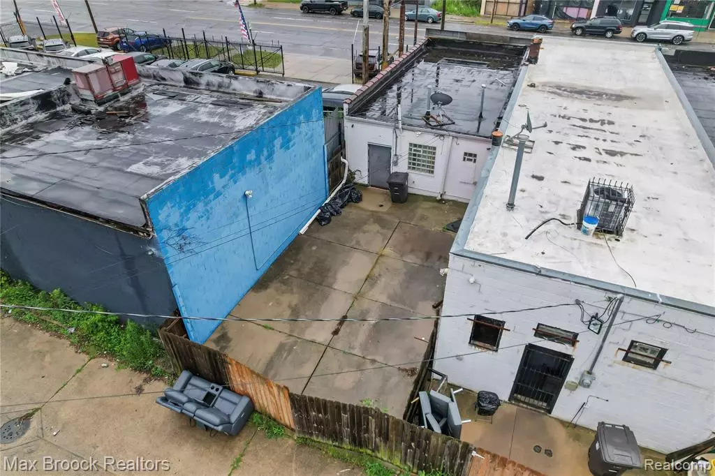 Detroit, MI 48235,16124 W 7 Mile Road