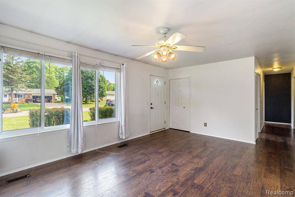 Grand Blanc, MI 48439,5496 Canonsburg Road