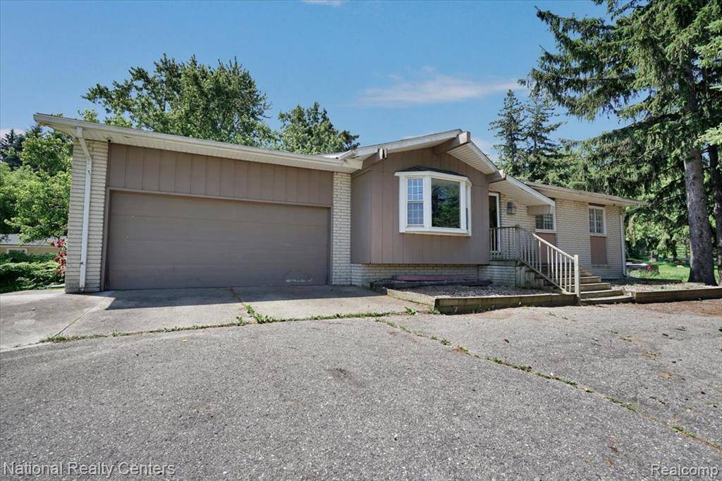 7716 Highland Road, White Lake, MI 48383