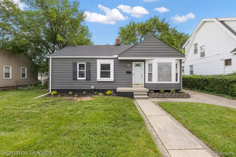 2754 Sunnyknoll Avenue, Berkley, MI 48072