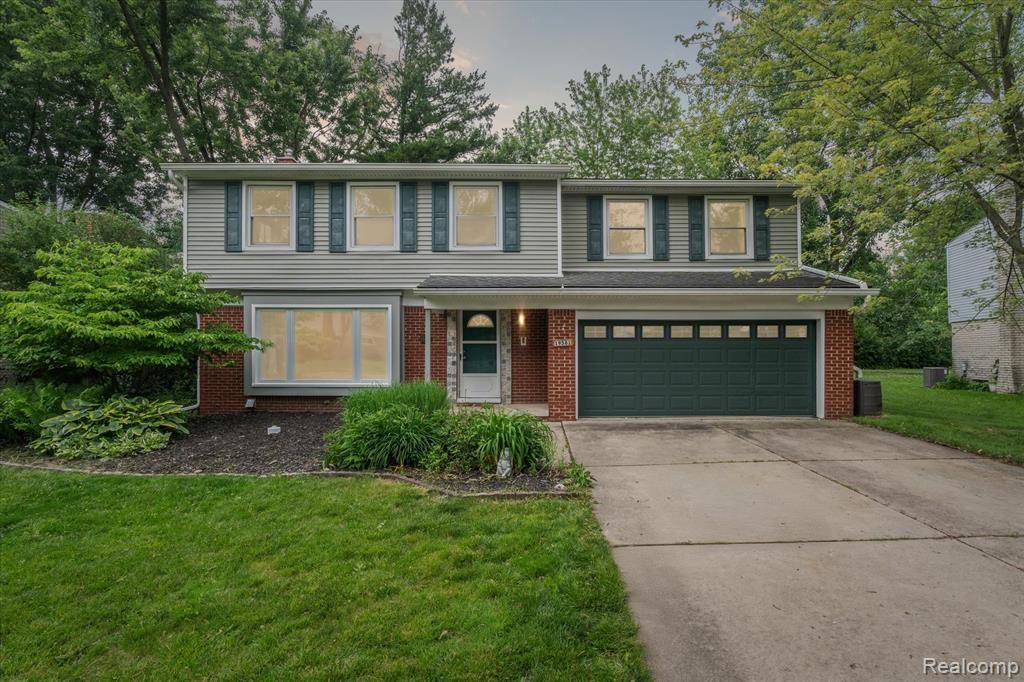 19581 Silver Spring Street, Southfield, MI 48076