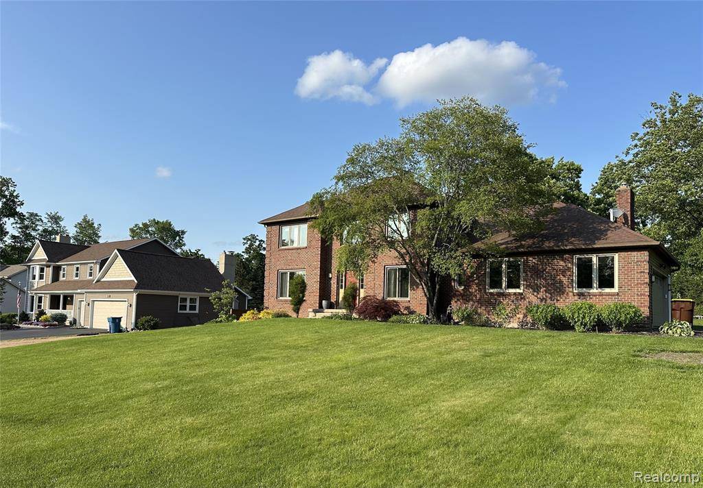Grand Rapids, MI 49546,472 Ashton SE Court