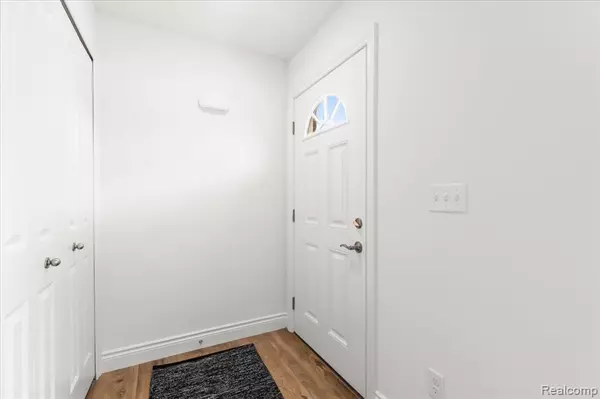 Canton, MI 48188,48474 Bridge Way