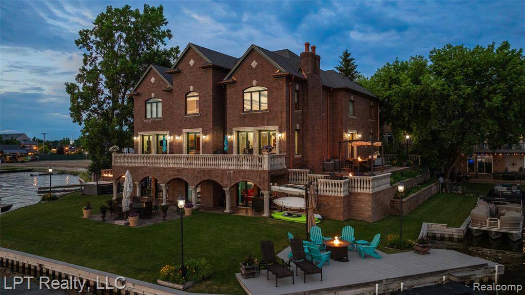 328 S Broadway Street, Lake Orion, MI 48362