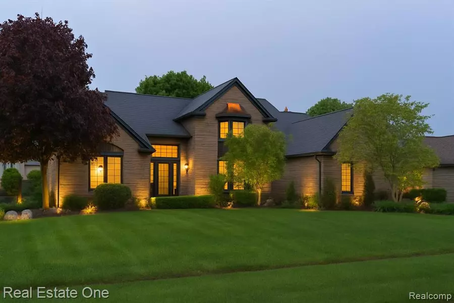 14607 STRATFORD, Shelby Twp, MI 48315