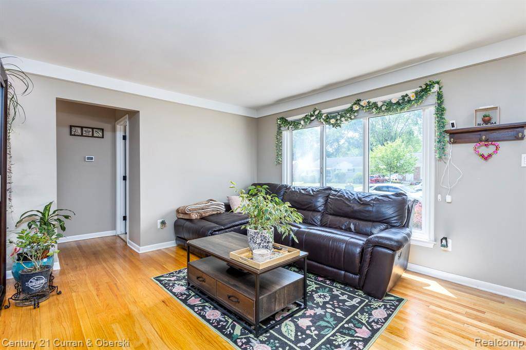 Farmington, MI 48336,32204 Leelane