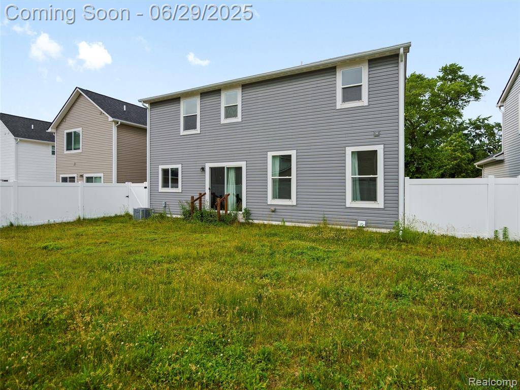 Madison Heights, MI 48071,399 W DALLAS Avenue