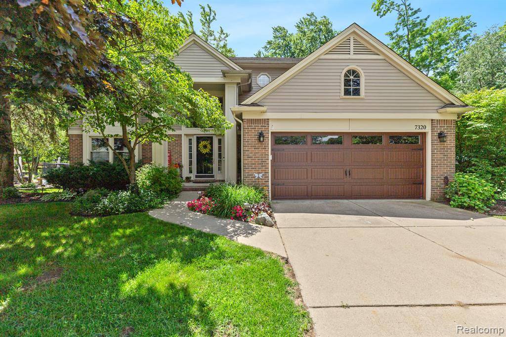 7320 Willow Oak Drive, West Bloomfield, MI 48324