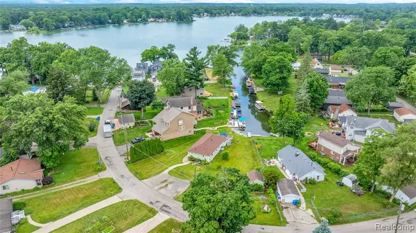 Commerce Twp, MI 48382,8320 Lagoon Street