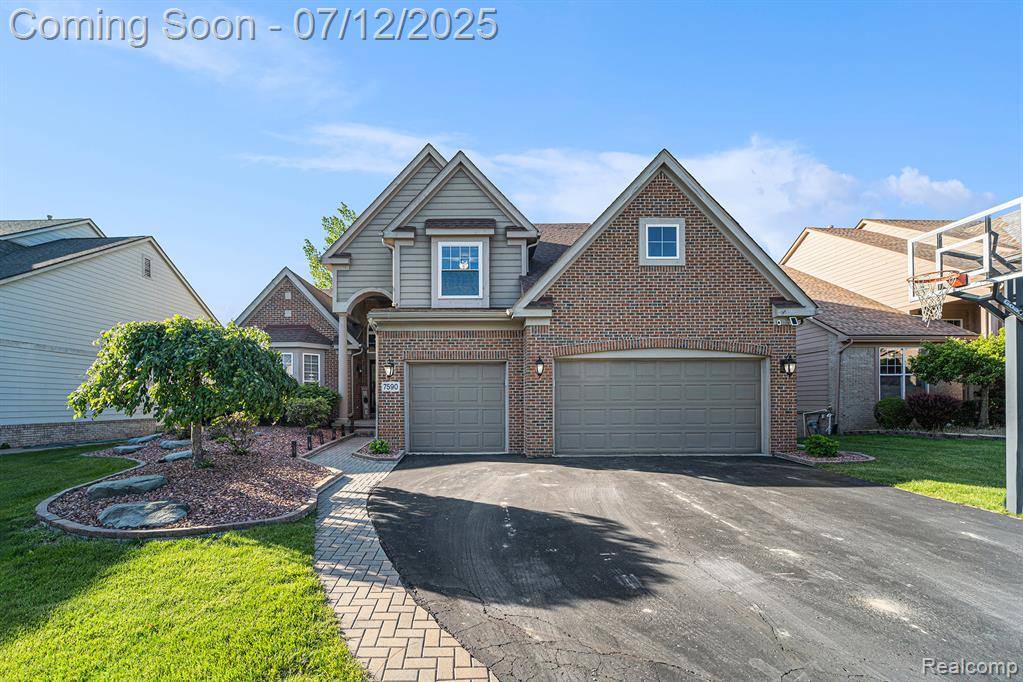West Bloomfield, MI 48323,7590 Acorn Hill Court