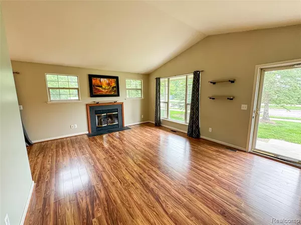 Holly, MI 48442,4023 Stonebridge