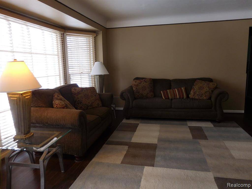 Saint Clair Shores, MI 48082,21530 Tanglewood Street