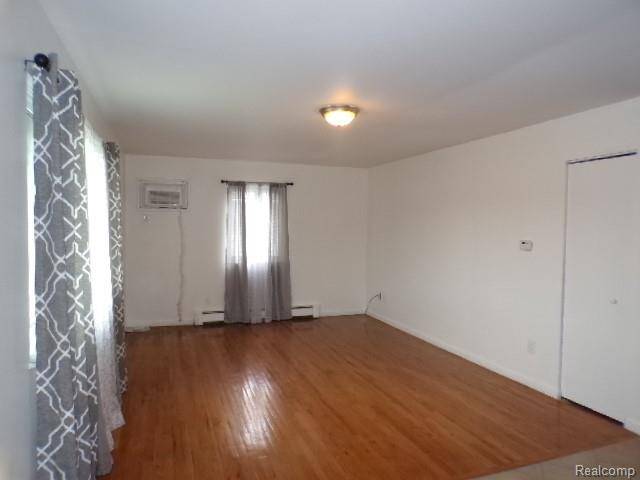 Clinton Twp, MI 48036,38560 Meadowdale Street