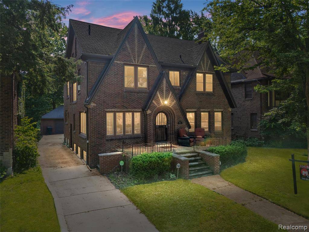 18214 Parkside Street, Detroit, MI 48221