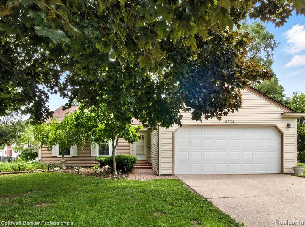 5728 Coach House Court, Waterford, MI 48327