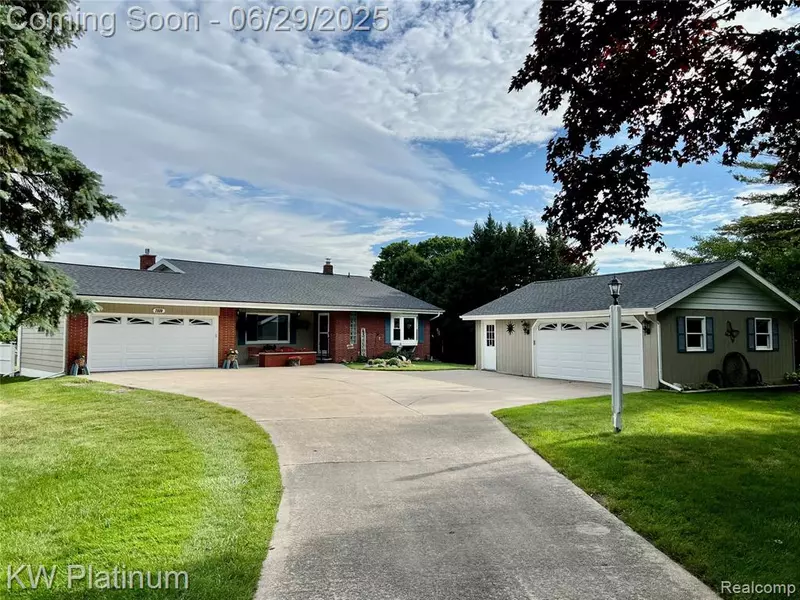 2339 Woodstock Drive, Port Huron, MI 48060