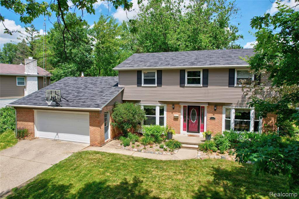11319 Brookshire Drive, Grand Blanc, MI 48439