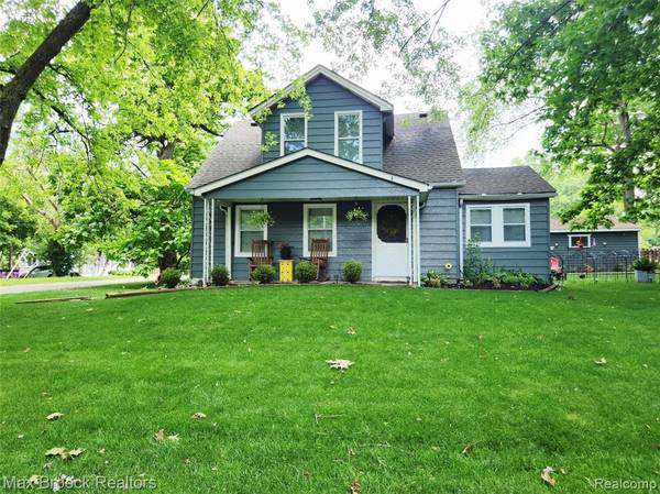 West Bloomfield, MI 48324,3705 Sancroft Avenue