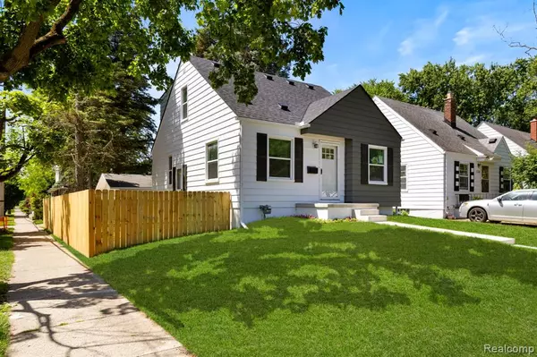 Birmingham, MI 48009,1590 Chapin Avenue