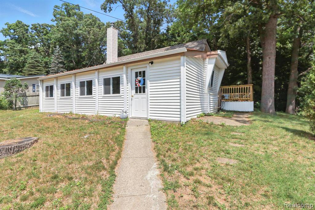 Columbiaville, MI 48421,1264 Lakeshore Drive