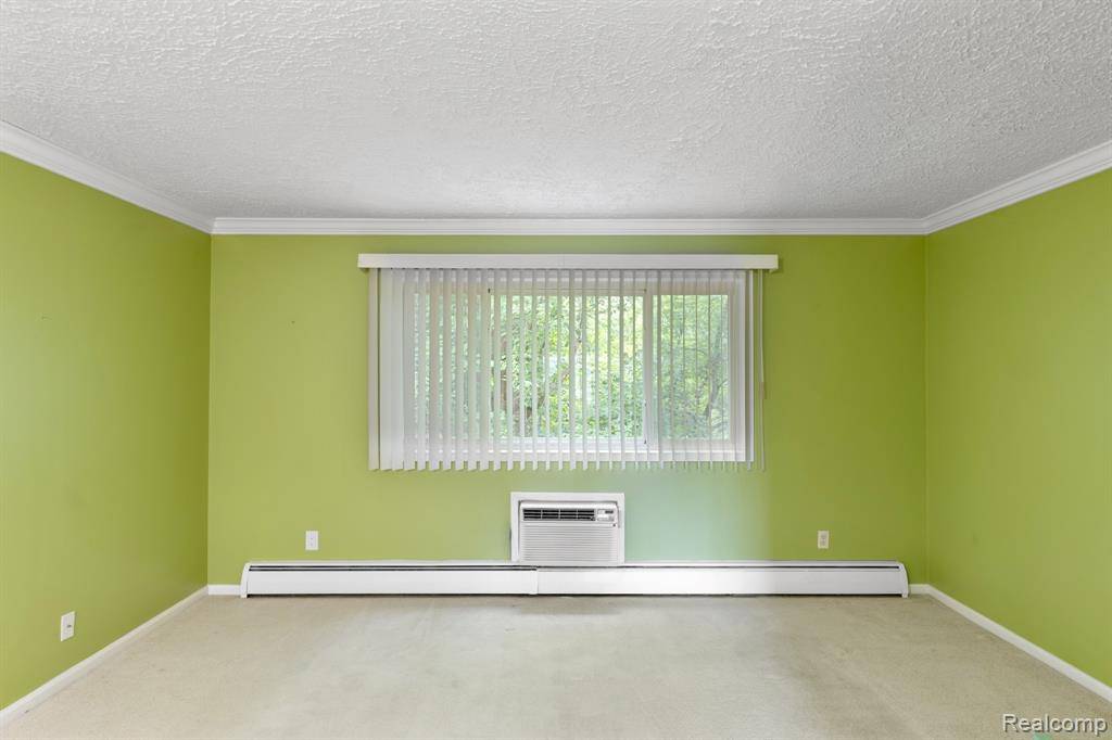 Farmington, MI 48336,31831 Grand River Avenue