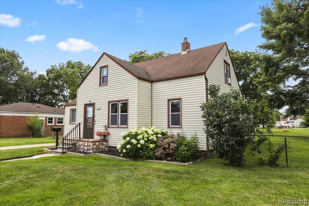 Roseville, MI 48066,27275 Maple Street
