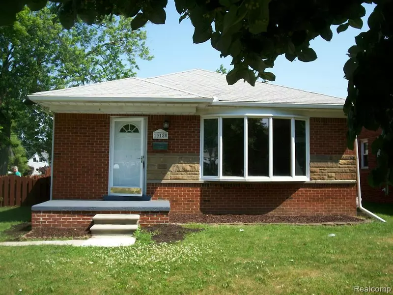 13180 Netherwood Street, Southgate, MI 48195