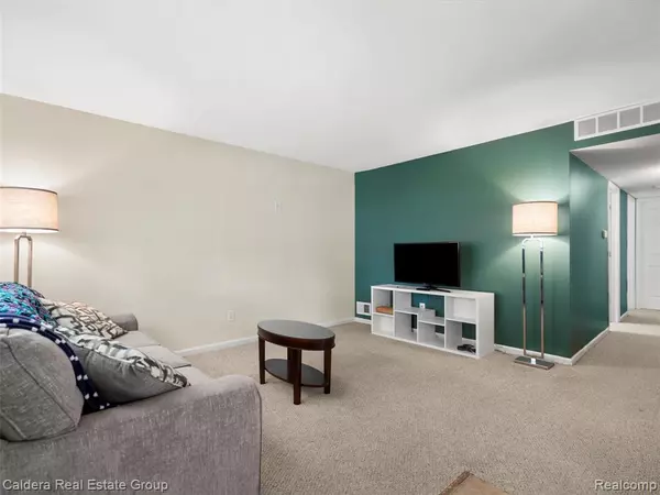 Hazel Park, MI 48030,23116 Couzens Avenue