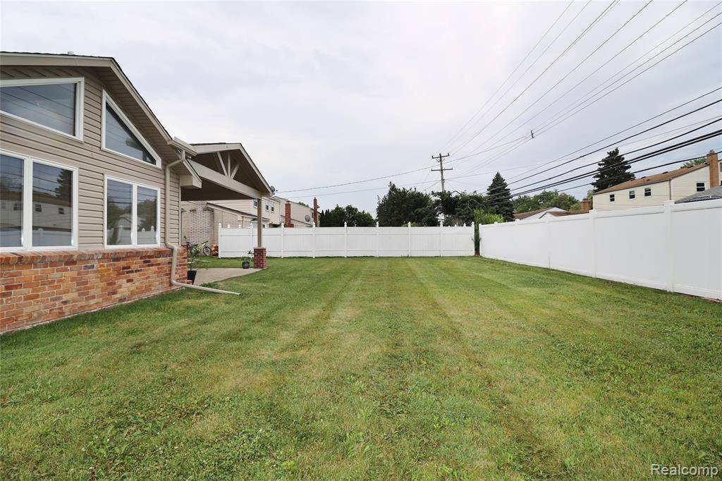 Dearborn Heights, MI 48127,739 Kinloch Street