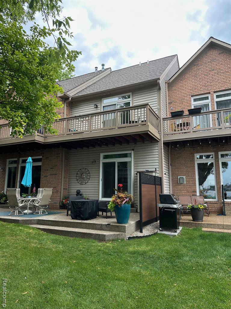 Lake Orion, MI 48362,40 Park Island Drive