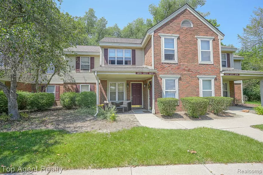 1676 CLEMENS Circle, Rochester Hills, MI 48307