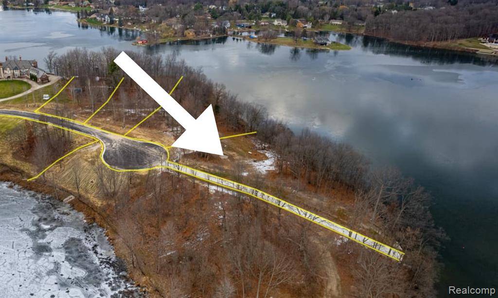 005 Lakeshore Drive, Goodrich Vlg, MI