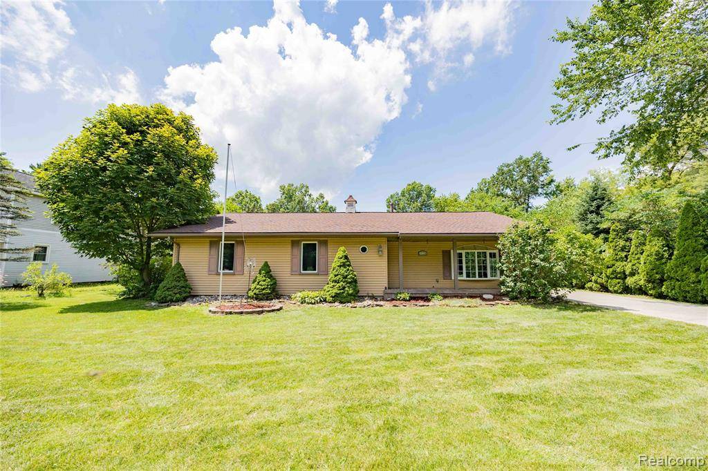 21128 Middlebelt Road, New Boston, MI 48164