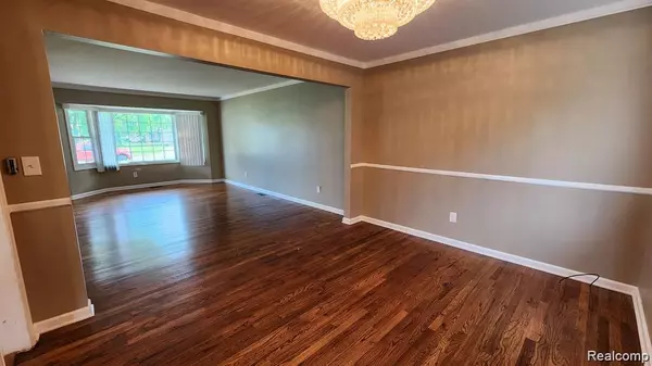 Grand Blanc, MI 48439,422 Boutell Drive