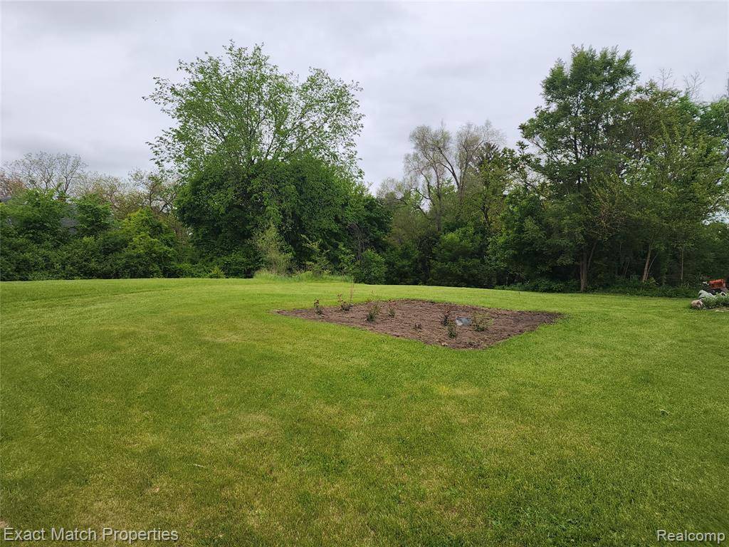 20 Stout Street, Pontiac, MI 48341